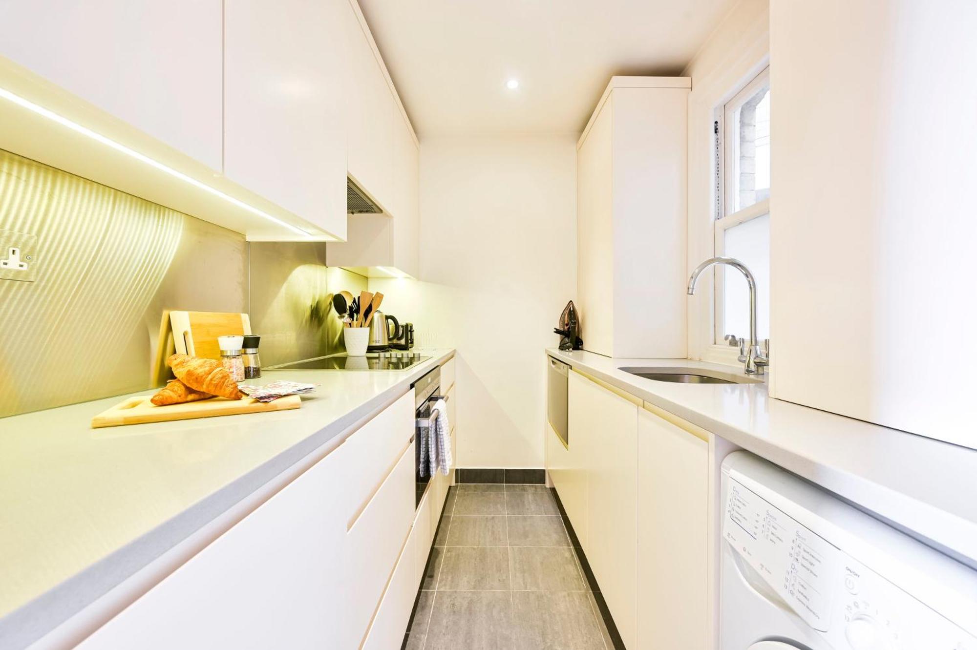 Apartment Beatles-themed Serviced On Abbey Road *