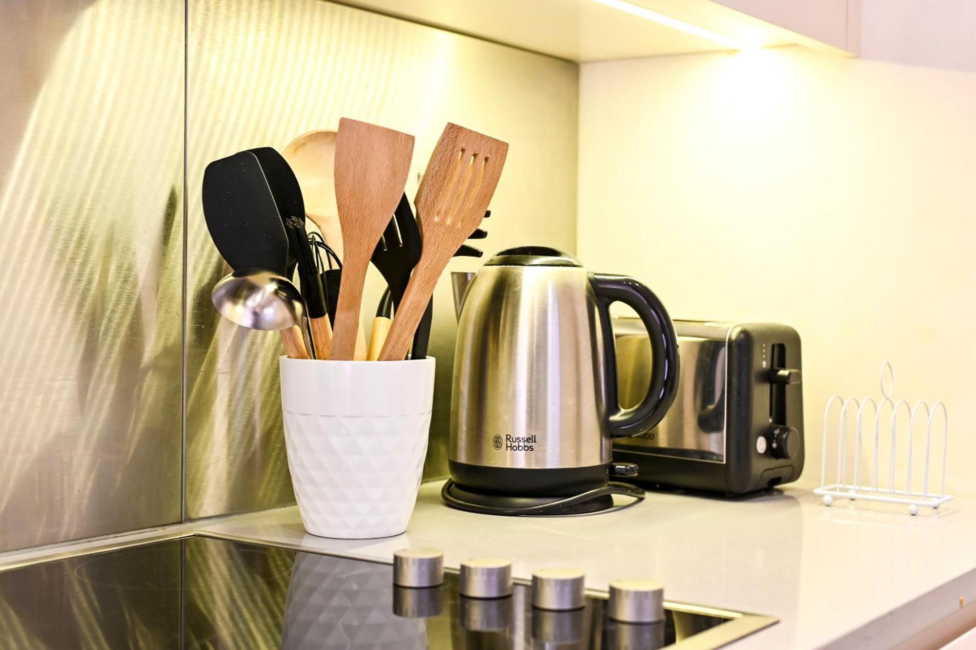 Beatles-themed Serviced On Abbey Road Apartment